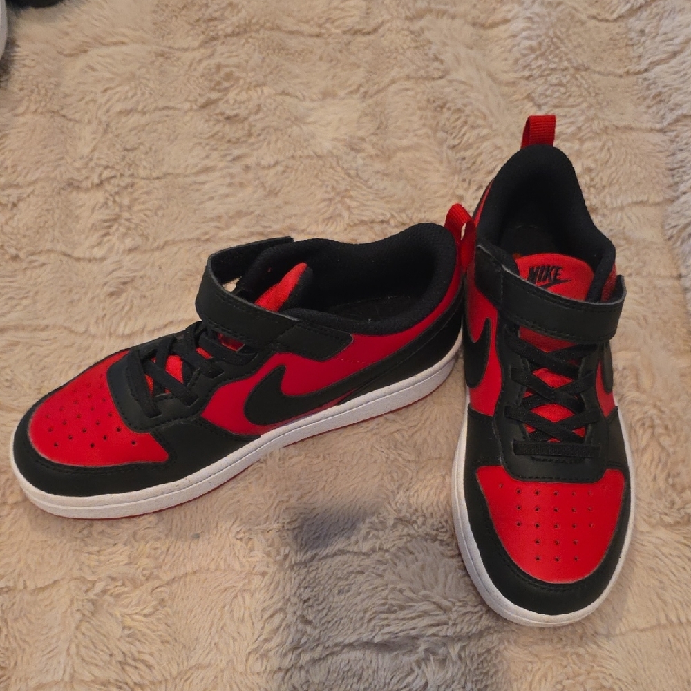 Nike Kids Black and Red Sneakers